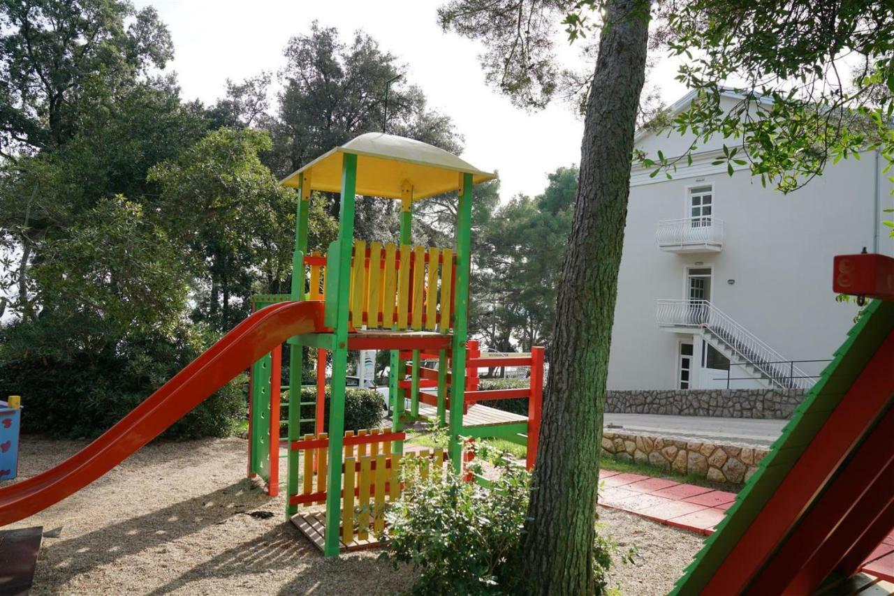 Sesar Apartments Krk - No. 1 Iva Krk Town Kültér fotó
