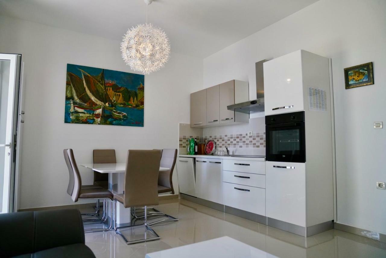 Sesar Apartments Krk - No. 1 Iva Krk Town Kültér fotó