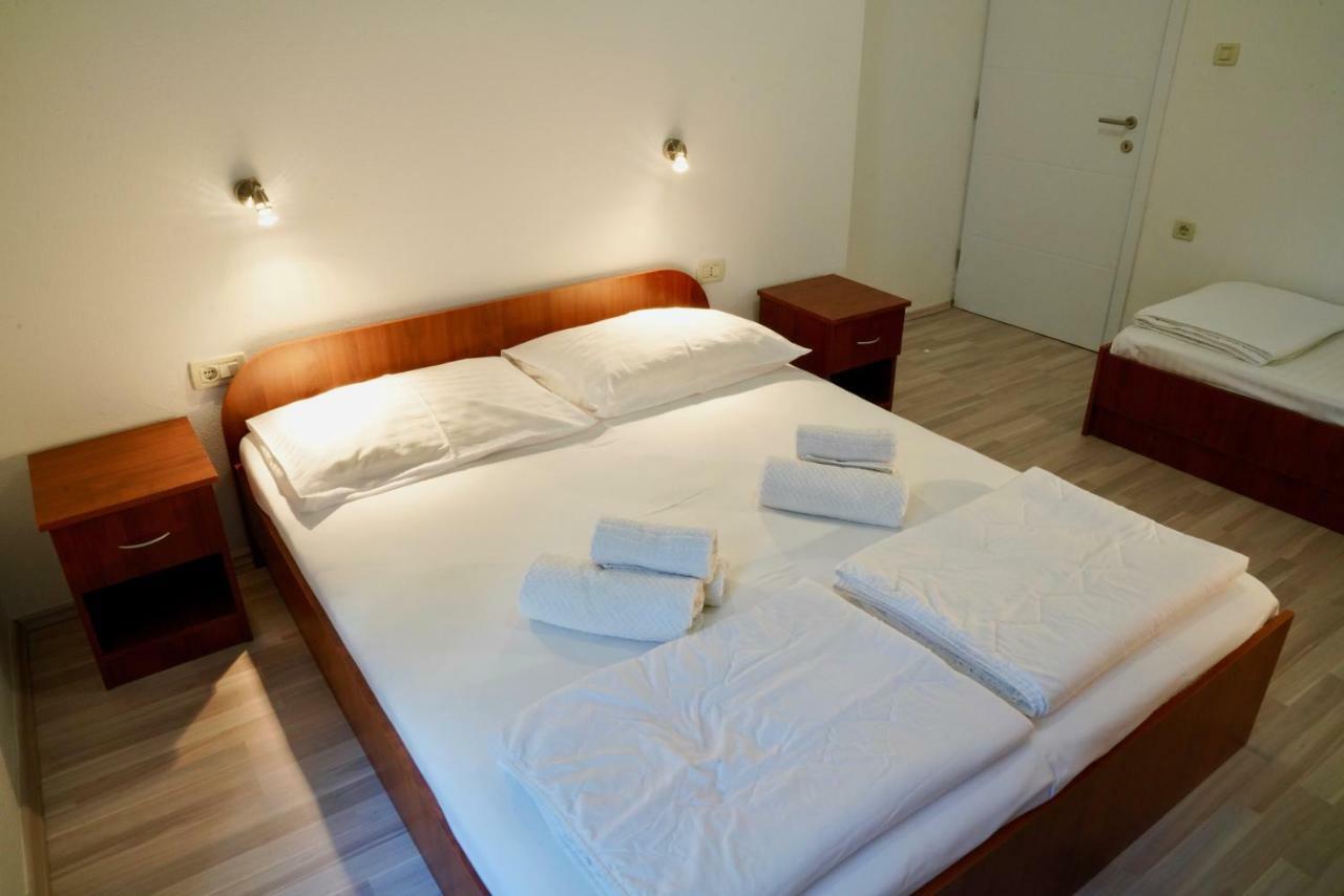 Sesar Apartments Krk - No. 1 Iva Krk Town Kültér fotó